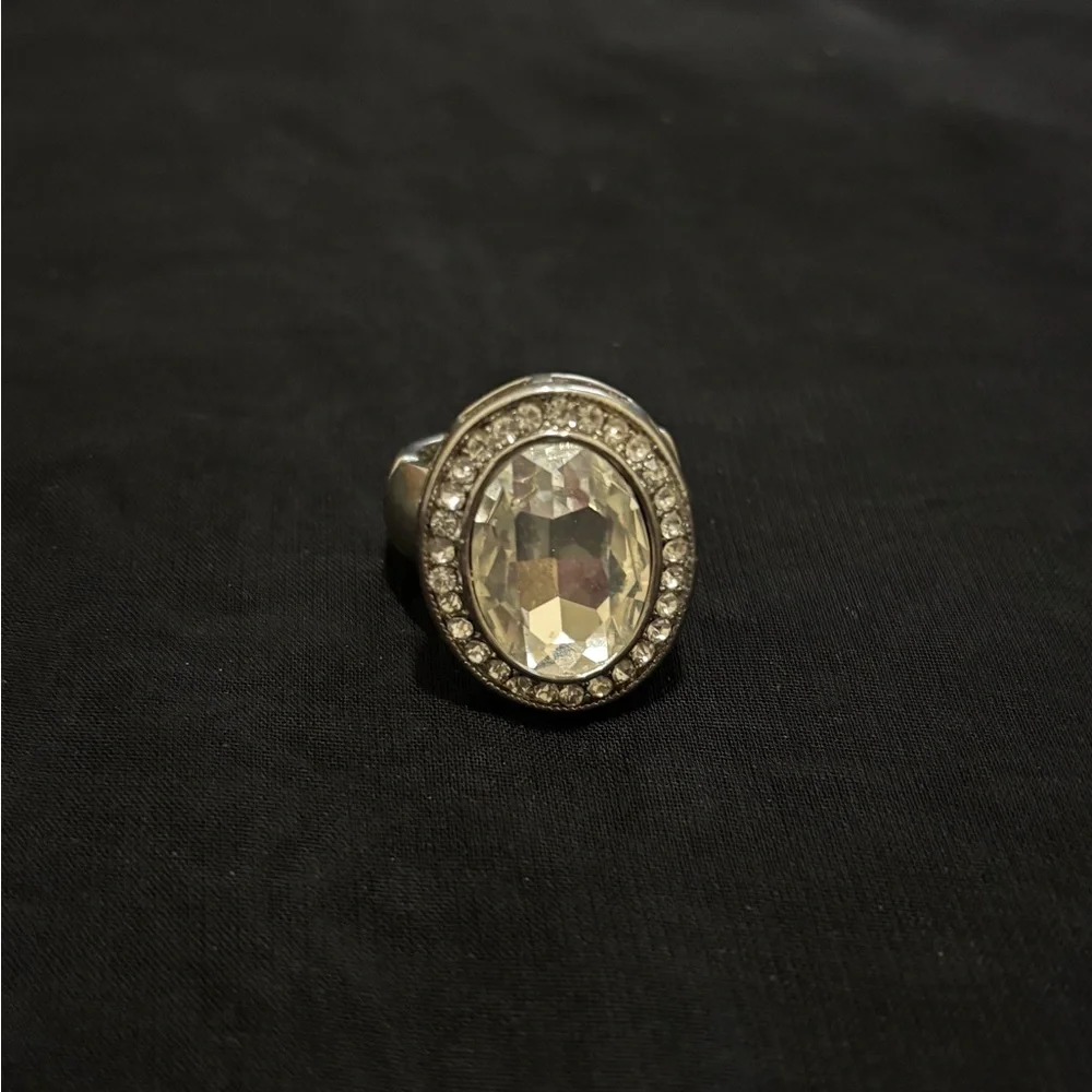 Elegant Silver Faux Crystal Ring - Picture 2 of 3